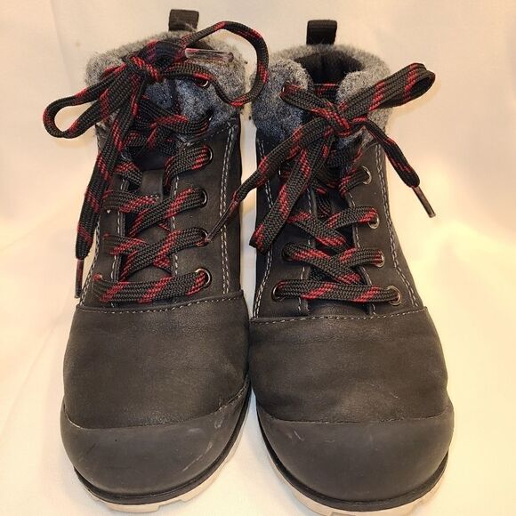 Cat & Jack black tie up boot - Picture 4 of 5